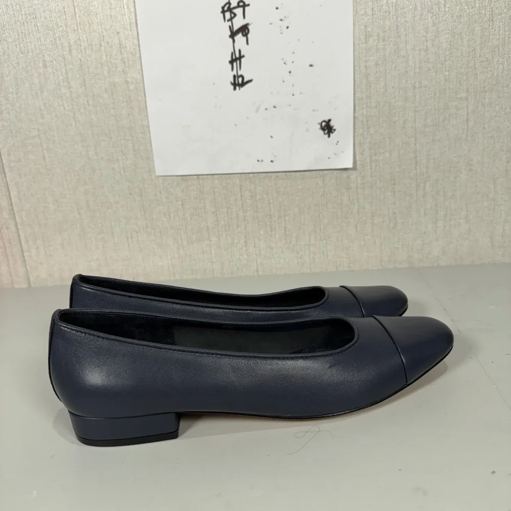 Vaneli Fc-313 Navy Nappa Soft‎ Leather Cap Toe Ballet Flat Narrow size 8SS